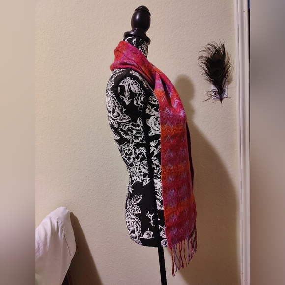 Victoire Mathieu Paris sophisticated colorful woven scarf 🧣 - Picture 7 of 15